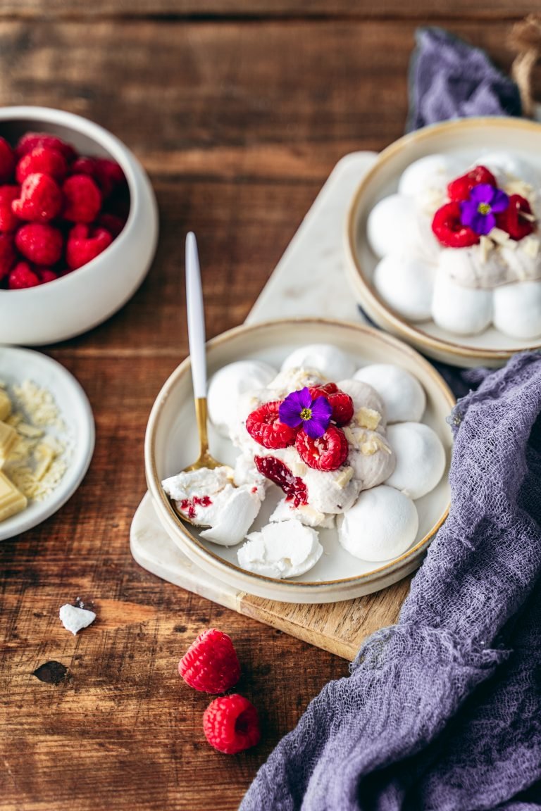 recette Mini Pavlovas Framboise & Violette réalisé avec la marque confiture parisienne