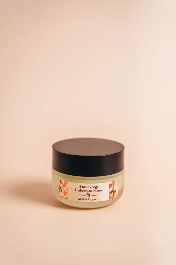 Packshot cosmétique fond uni - alexandra hanger photographie culinaire
