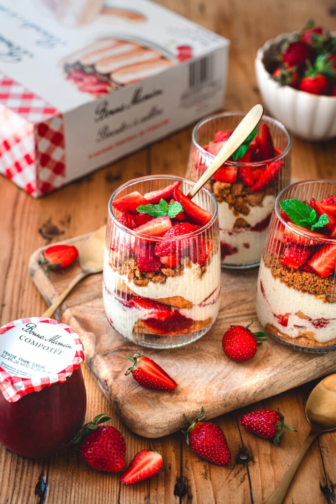 Tiramisu - Fraises spéculos - création de recette et mise en scène - bonne maman - alexandra hanger photographie