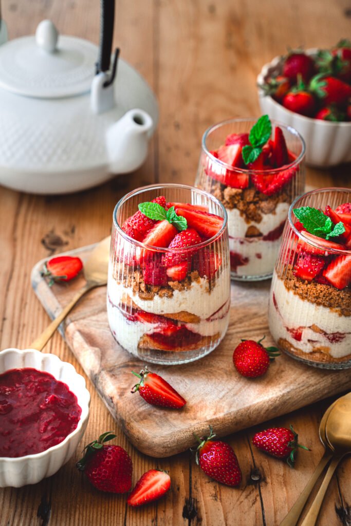 Tiramisu - Fraises spéculos - création de recette et mise en scène - bonne maman - alexandra hanger photographie