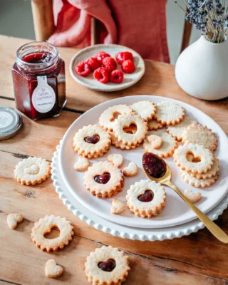 Instagram post from alexandra.hanger. This post is in position 4.